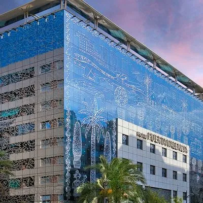 Building hotel Silken Puerta Valencia