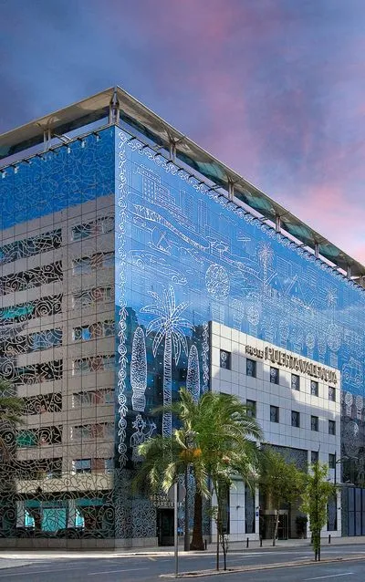 Building hotel Silken Puerta Valencia