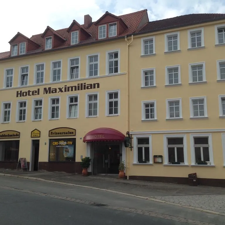 Building hotel Hotel & Restaurant Maximilian