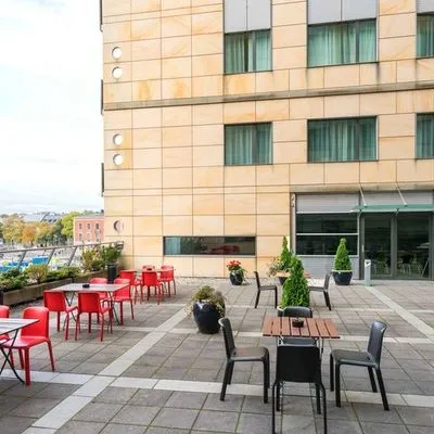 Building hotel Thon Hotel Opera