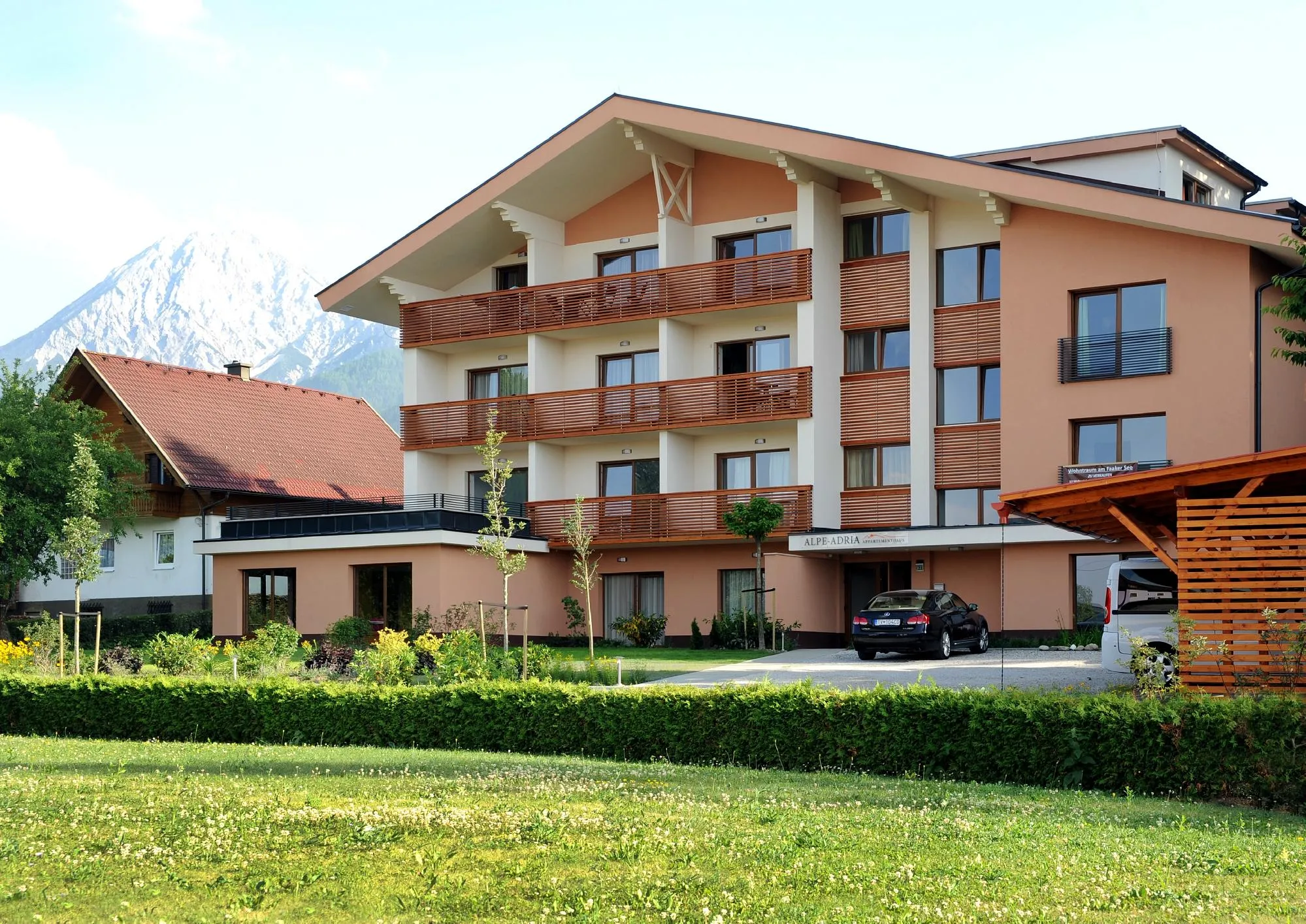 Building hotel Alpe-Adria Apartments