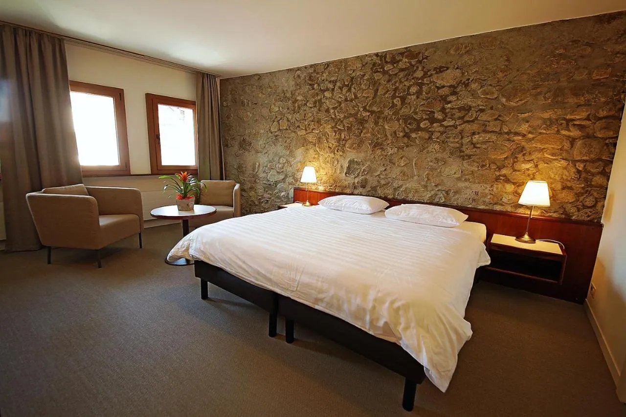 GALION Hôtel, Restaurant et Pub