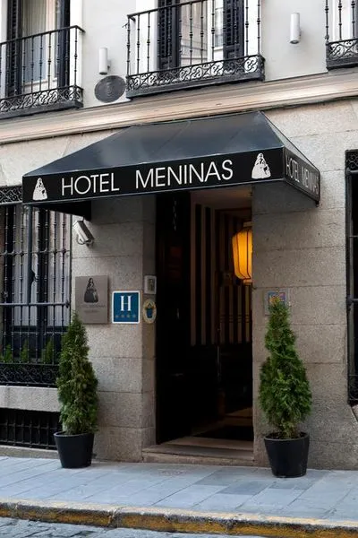 Building hotel Hotel Meninas