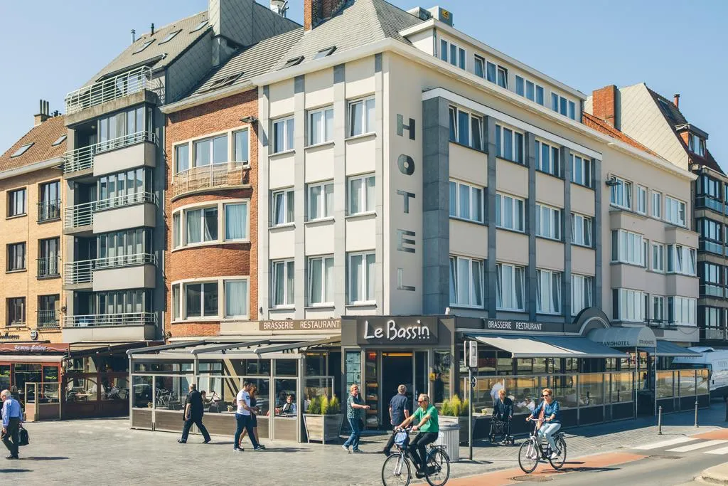 Building hotel Du Bassin Oostende