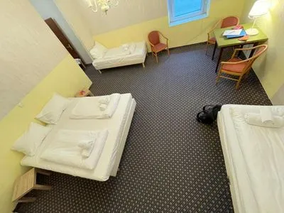 Building hotel Hotel Tabor Rooms
