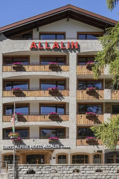 Gebäude von Allalin Swiss Alpine Hotel