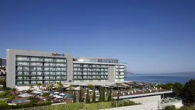 Gebäude von Hotel Radisson Blu Resort