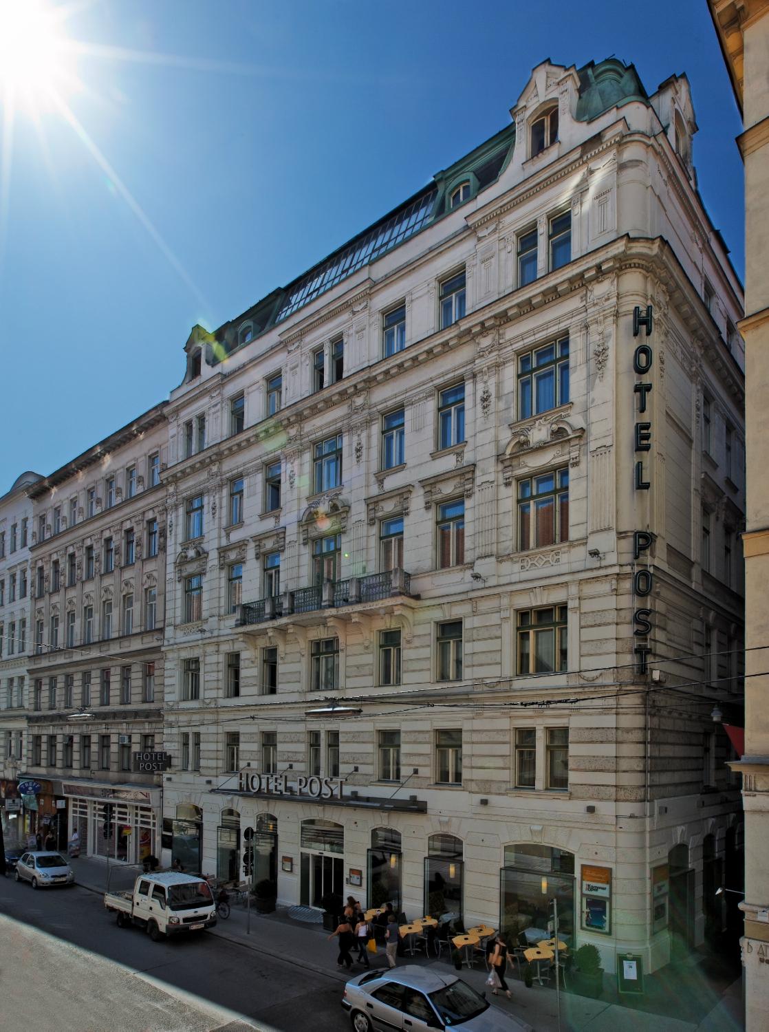 Building hotel Hotel Post