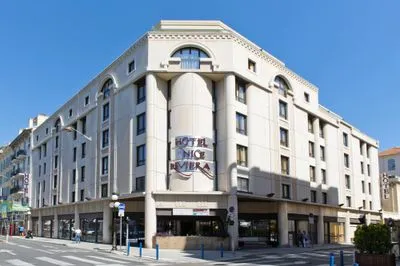 Gebäude von Hotel Nice Riviera