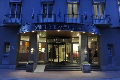 Building hotel Saint Sauveur