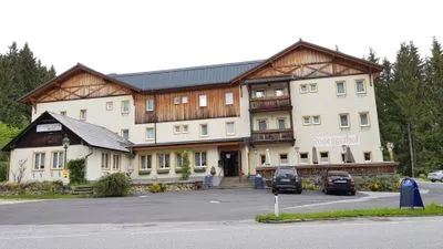 Building hotel Gasthof-Pension Roseggerhof