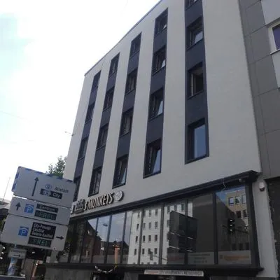 Building hotel Stay-Inn Boardinghouse