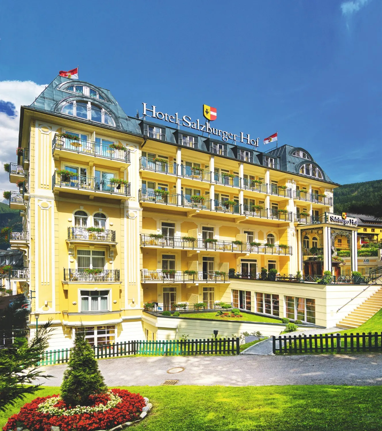 Building hotel Hotel Salzburger Hof