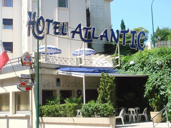 Building hotel Hôtel Atlantic
