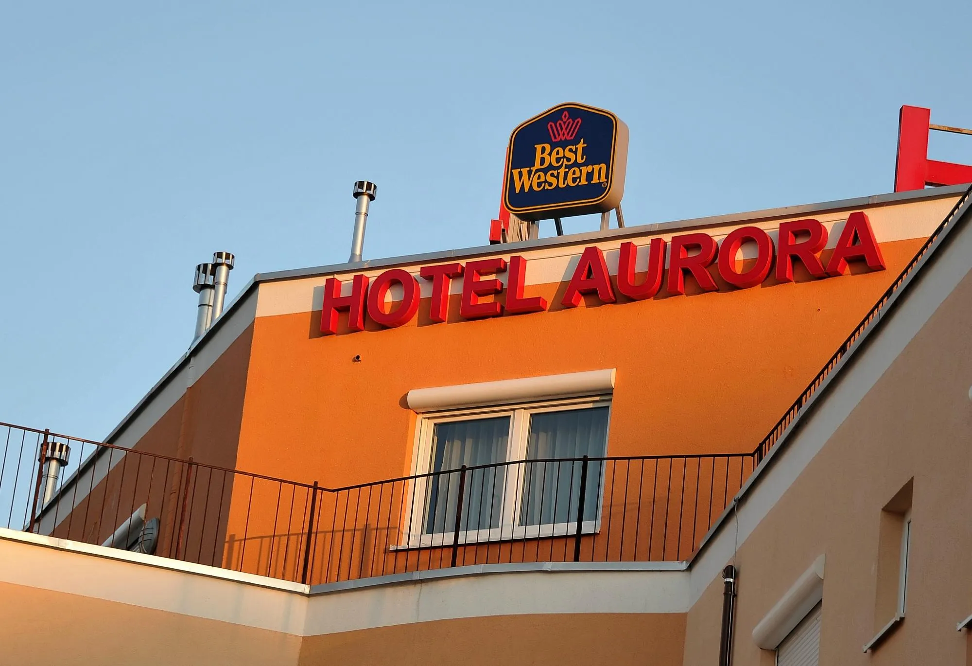 Building hotel Hotel Aurora