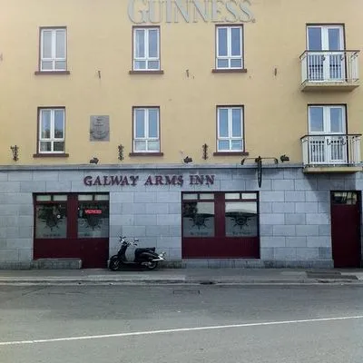 Building hotel Galway Arms Inn