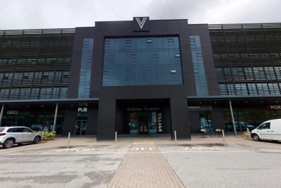 Building hotel Village Hotel Leeds South