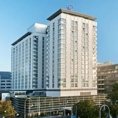 Building hotel Hilton Vienna Park