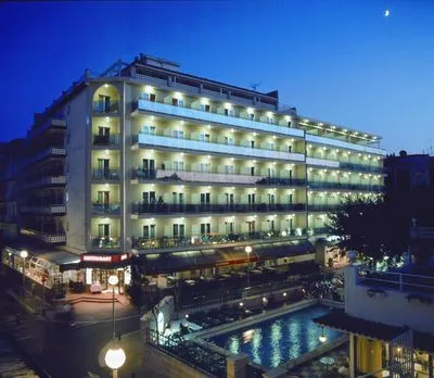 Building hotel Hotel María del Mar