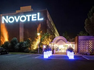 Building hotel Novotel Toulouse Purpan Aeroport