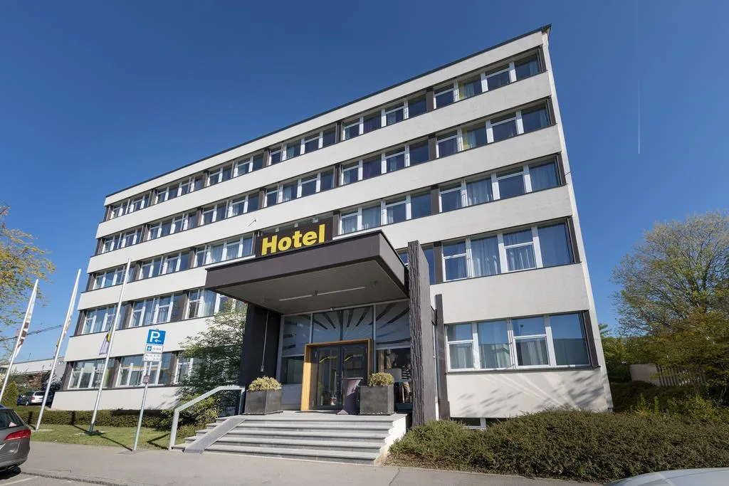 AMH Airport Messe Hotel