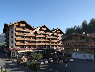 Building hotel Hotel Bernerhof Gstaad
