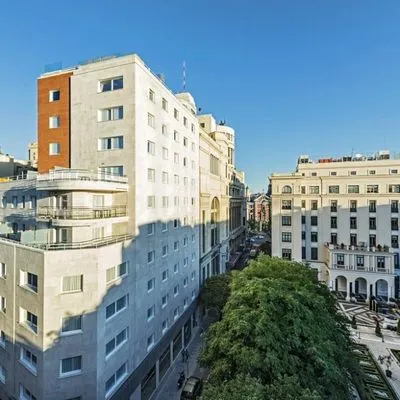 Building hotel NH Collection Madrid Suecia