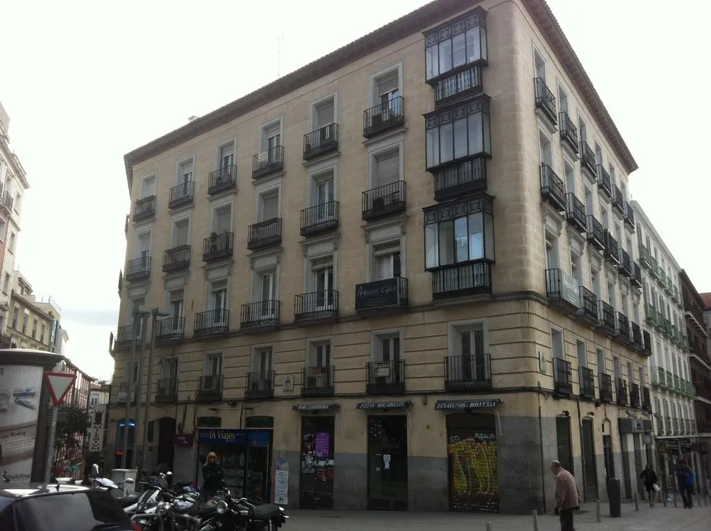Building hotel Hostal Gala Madrid