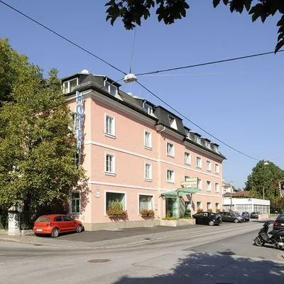 Building hotel Hotel Scherer