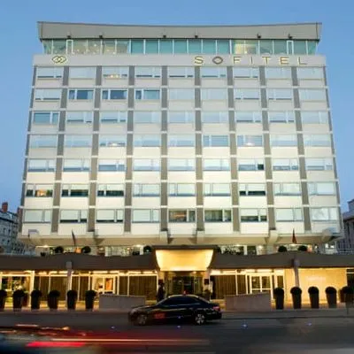 Building hotel Sofitel Lyon Bellecour