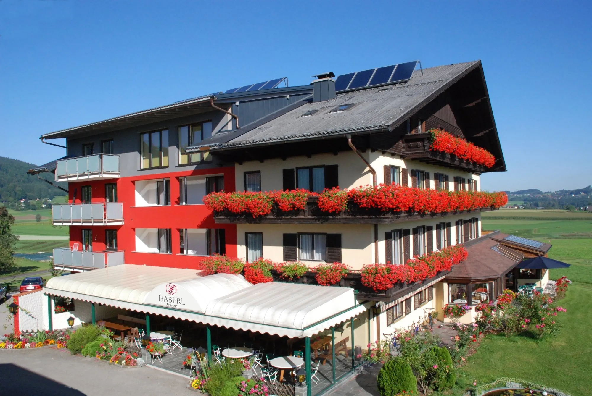 Building hotel Hotel Haberl**** am Attersee