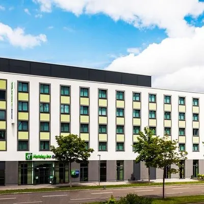 Building hotel Holiday Inn Express Augsburg