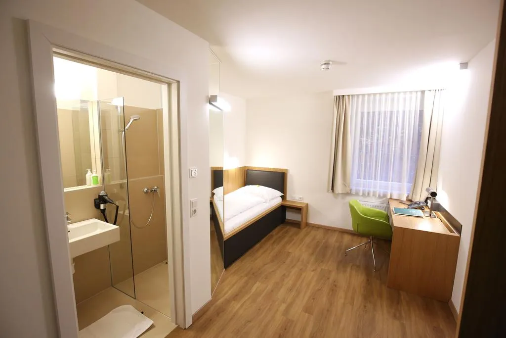 Building hotel Bildungshaus Sankt Magdalena