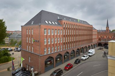 Building hotel H+ Hotel Lübeck