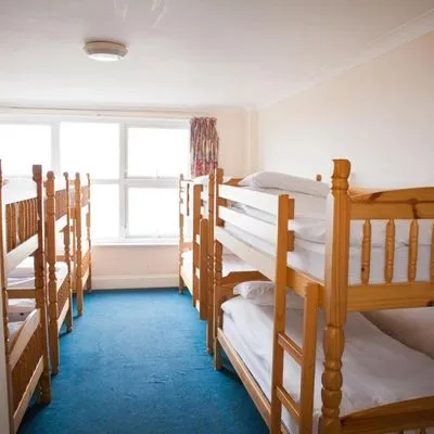 Building hotel Berties Lodge