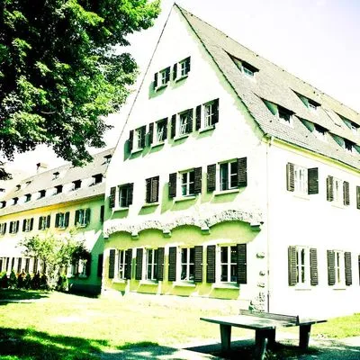 Building hotel DJH Jugendherberge Regensburg