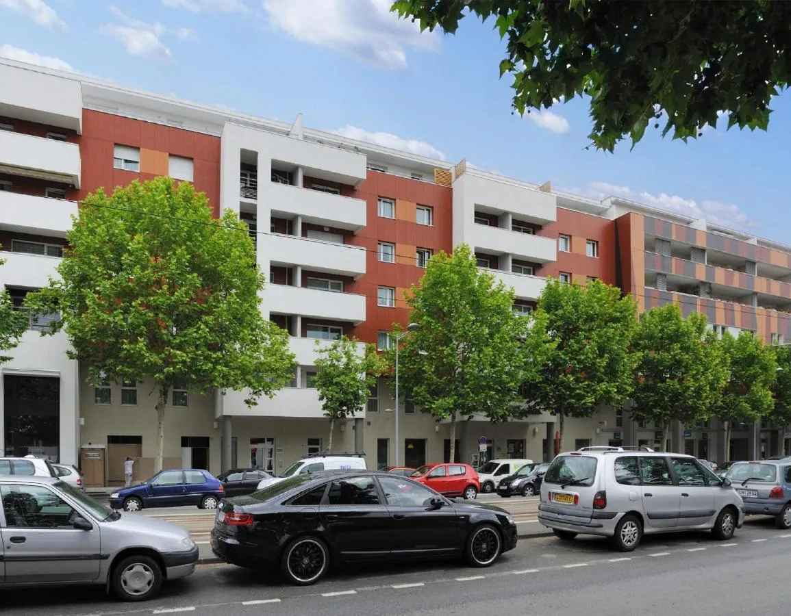 Building hotel Residhome Clermont Ferrand Gergovia