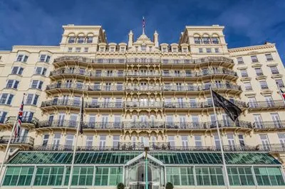 Gebäude von The Grand  Brighton