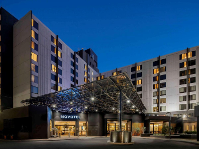 Building hotel Novotel Sydney International Airport