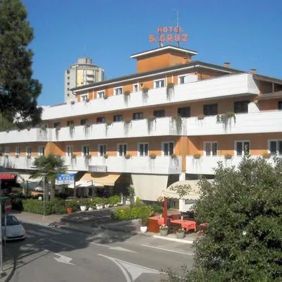 Building hotel Hotel Santa Cruz
