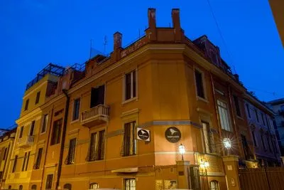 Building hotel Free Hostels Roma