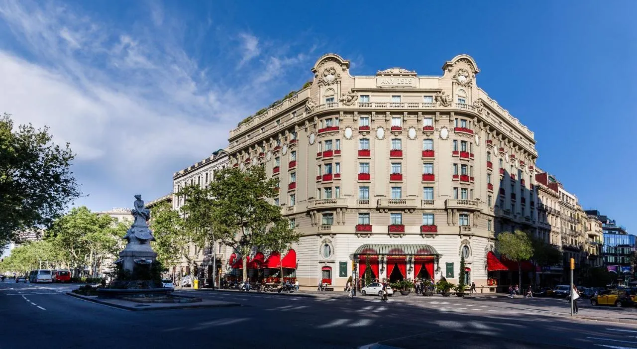 Building hotel El Palace Barcelona
