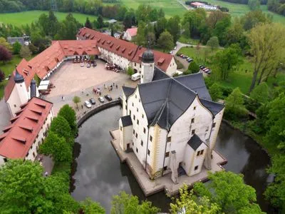 Gebäude von Wasserschloss Klaffenbach Schlosshotel