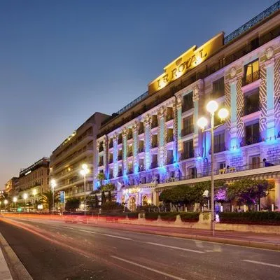 Building hotel Hôtel Le Royal Promenade des Anglais