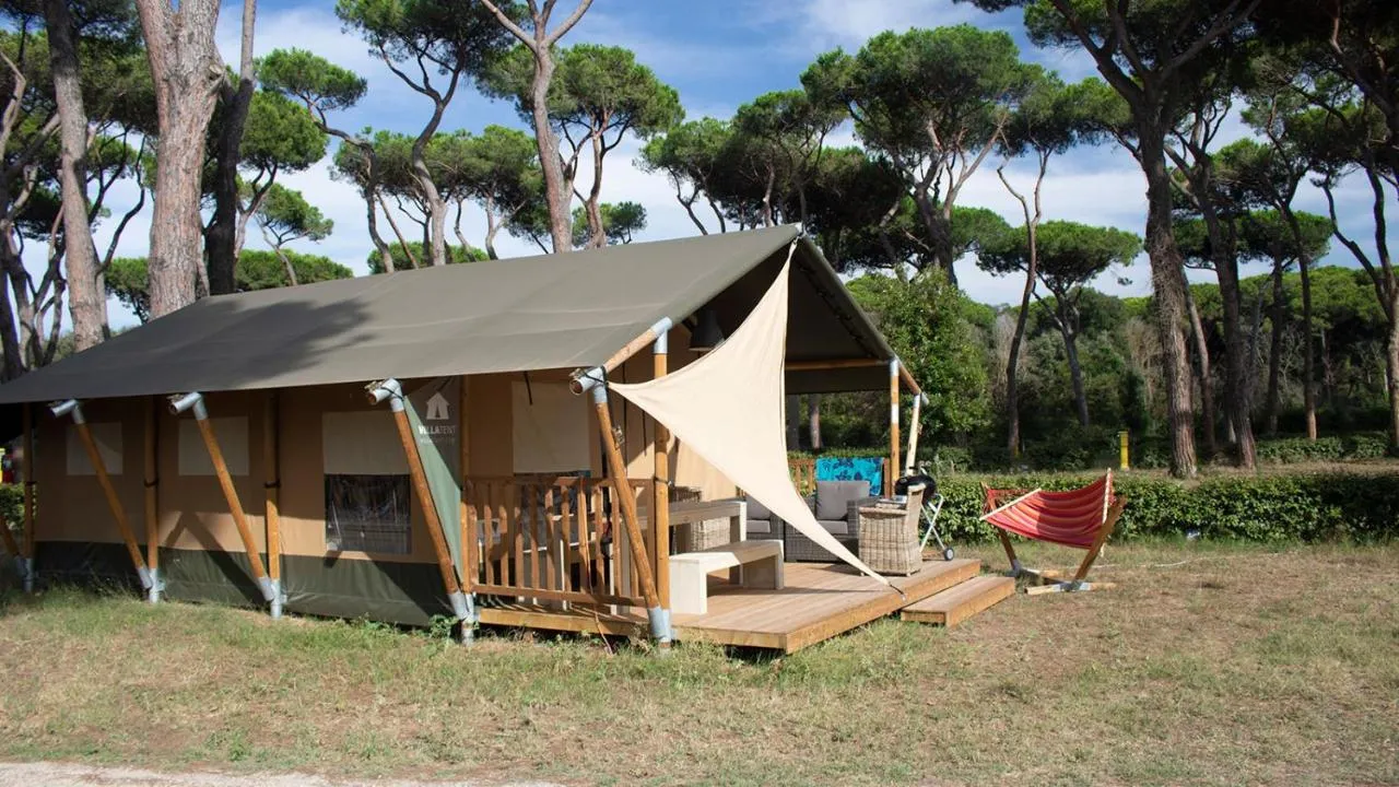 Building hotel Glamping Rome