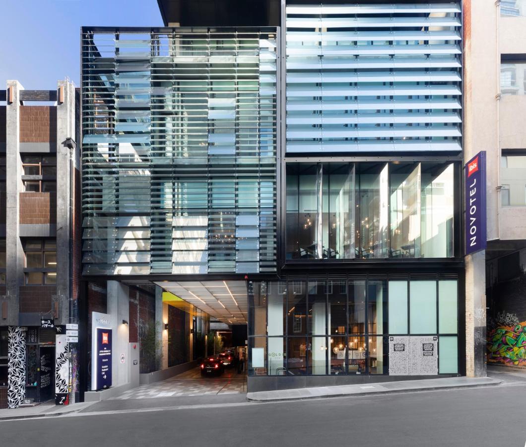 Building hotel Ibis Melbourne Central