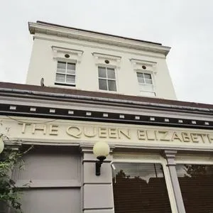 Queen Elizabeth Chelsea Galleriebild 3