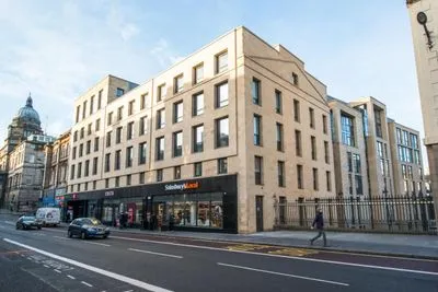Building hotel ibis Edinburgh Centre South Bridge