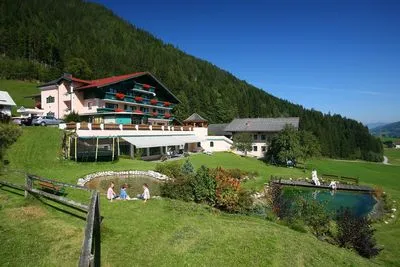 Gebäude von Alpenhotel Neuwirt