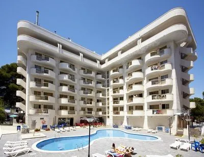 Building hotel Hotel Salou Beach by Pierre & Vacances
